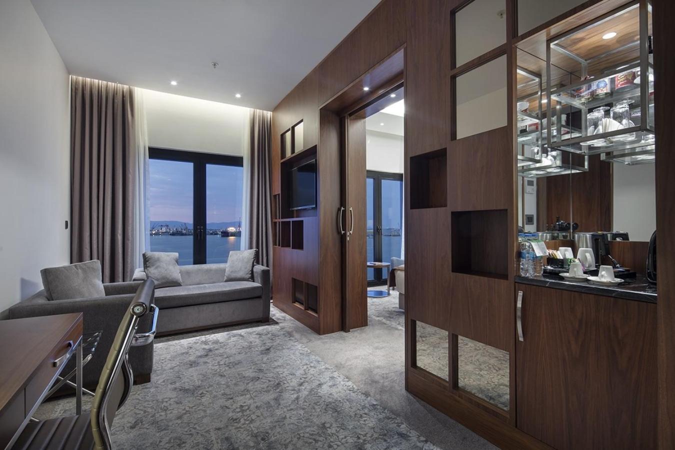 Holiday Inn Istanbul - Tuzla Bay By Ihg Buitenkant foto