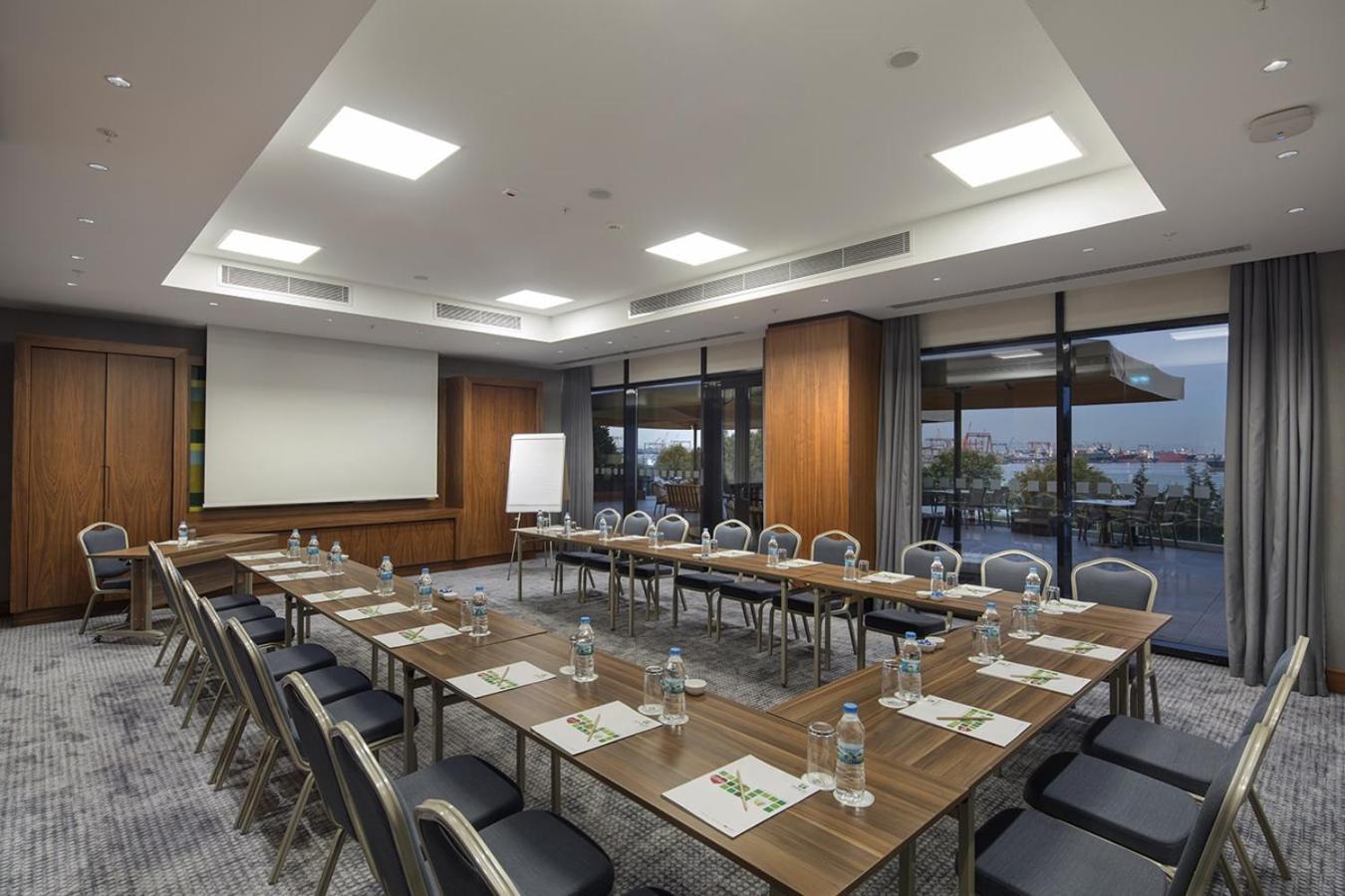 Holiday Inn Istanbul - Tuzla Bay By Ihg Buitenkant foto