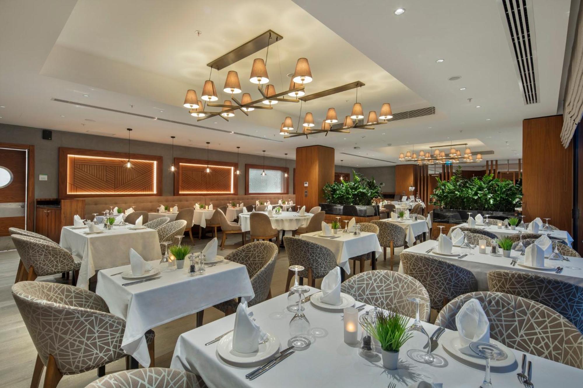 Holiday Inn Istanbul - Tuzla Bay By Ihg Buitenkant foto